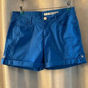 DKNY Jeans Shorts Women’s Rolled Cuff Shorts. Size 8 Royal Blue.